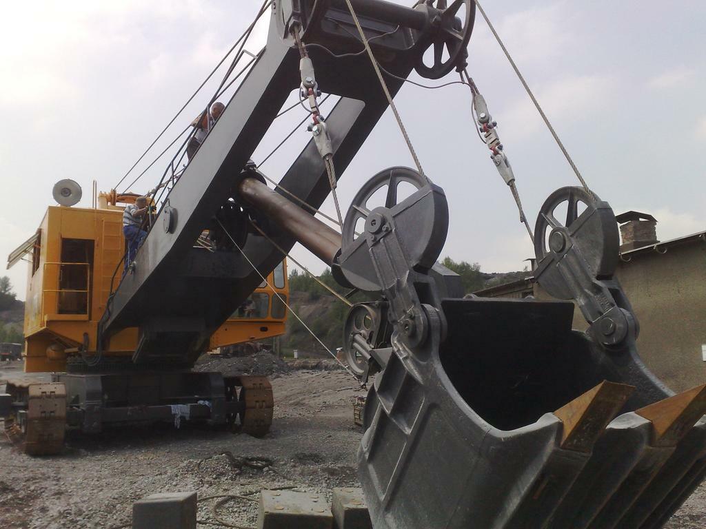 E 303  nově,     NDLOR.CZ E 303  nově,     NDLOR.CZ